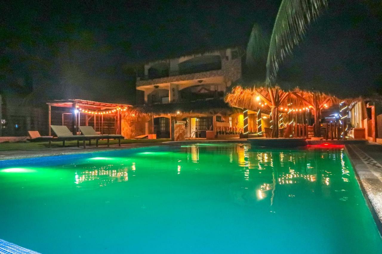 Hotel Villas Punta Blanca Zihuatanejo Exterior foto
